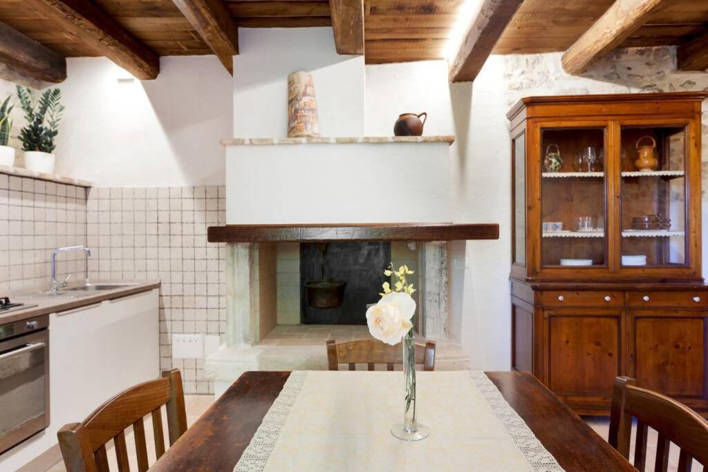 Authentic Villa Surrounded By Nature Terni Exterior foto